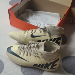 Nike Men's Athletic Shoes in Cream and Black